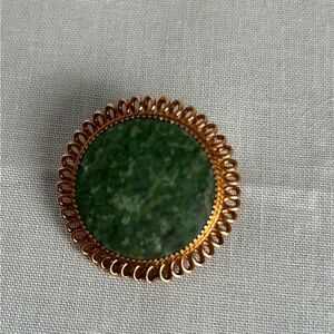 Vintage Catamore Jade and Gold Brooch (12k Gold)